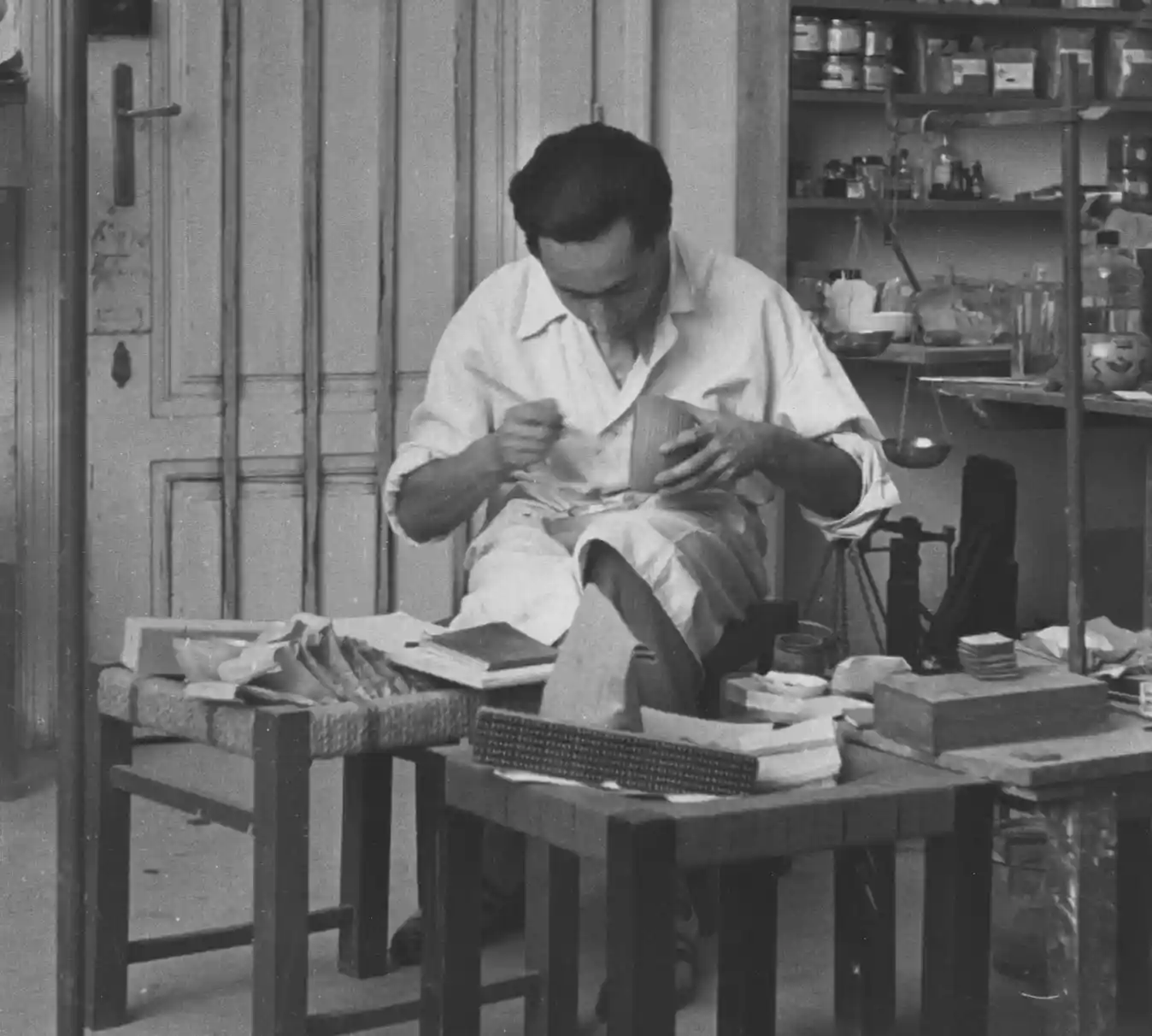 Otto in studio working on a bowl
